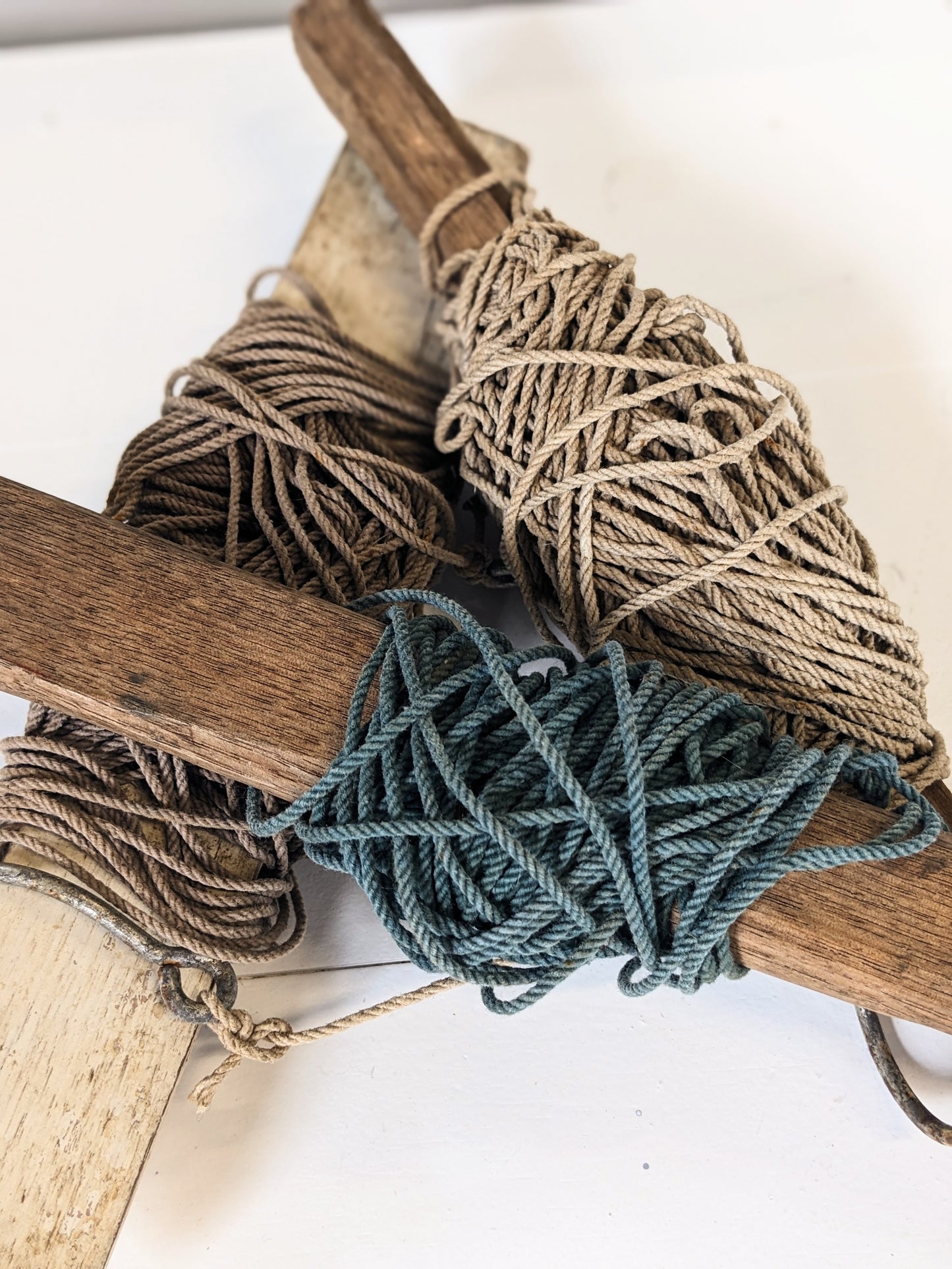 Wooden fishing hand line - seagreen