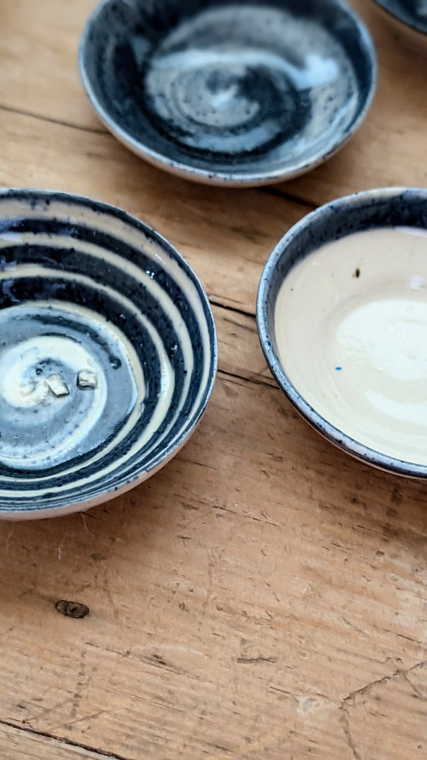 Ceramic dipping sauce bowls