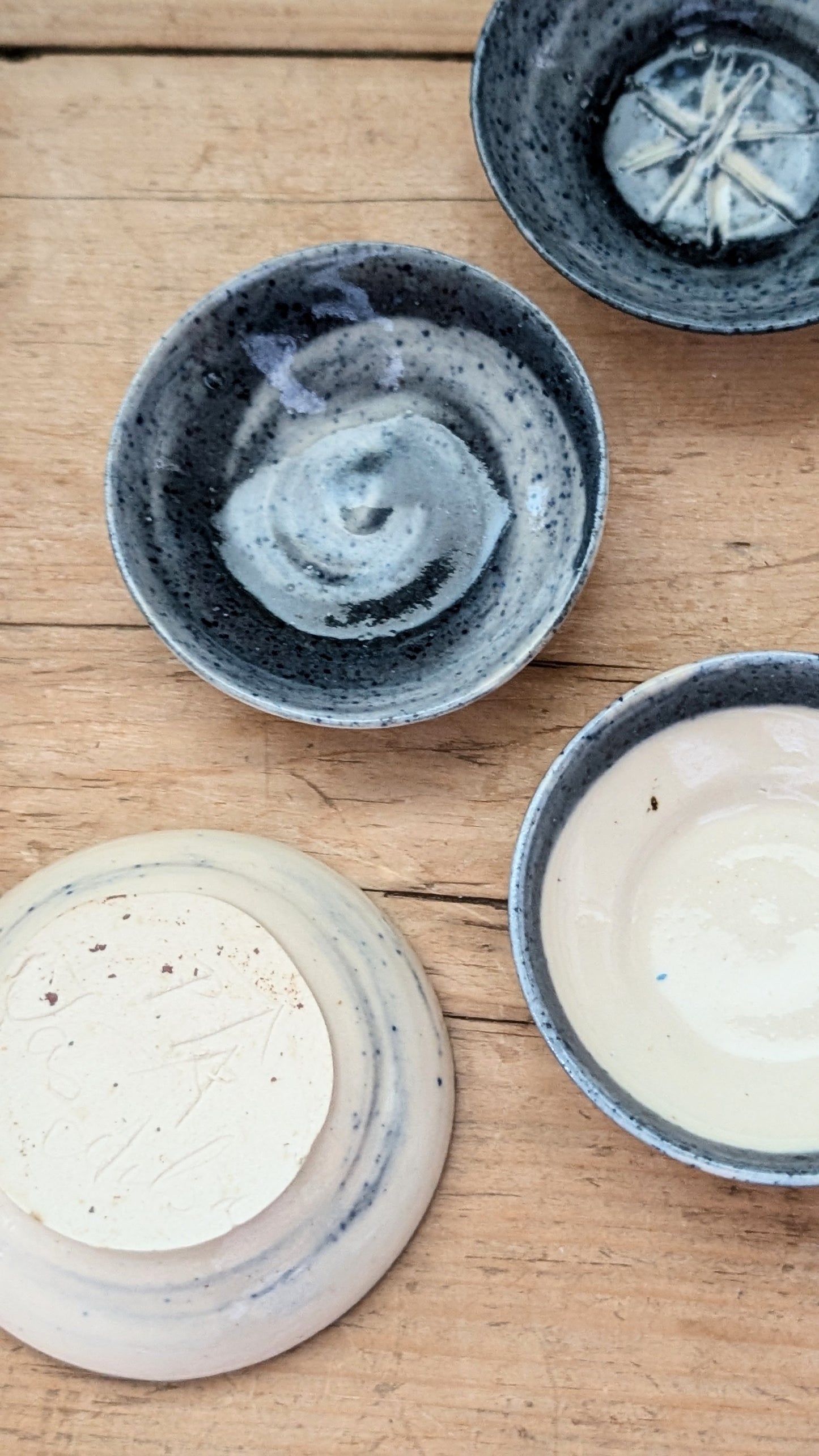 Ceramic dipping sauce bowls