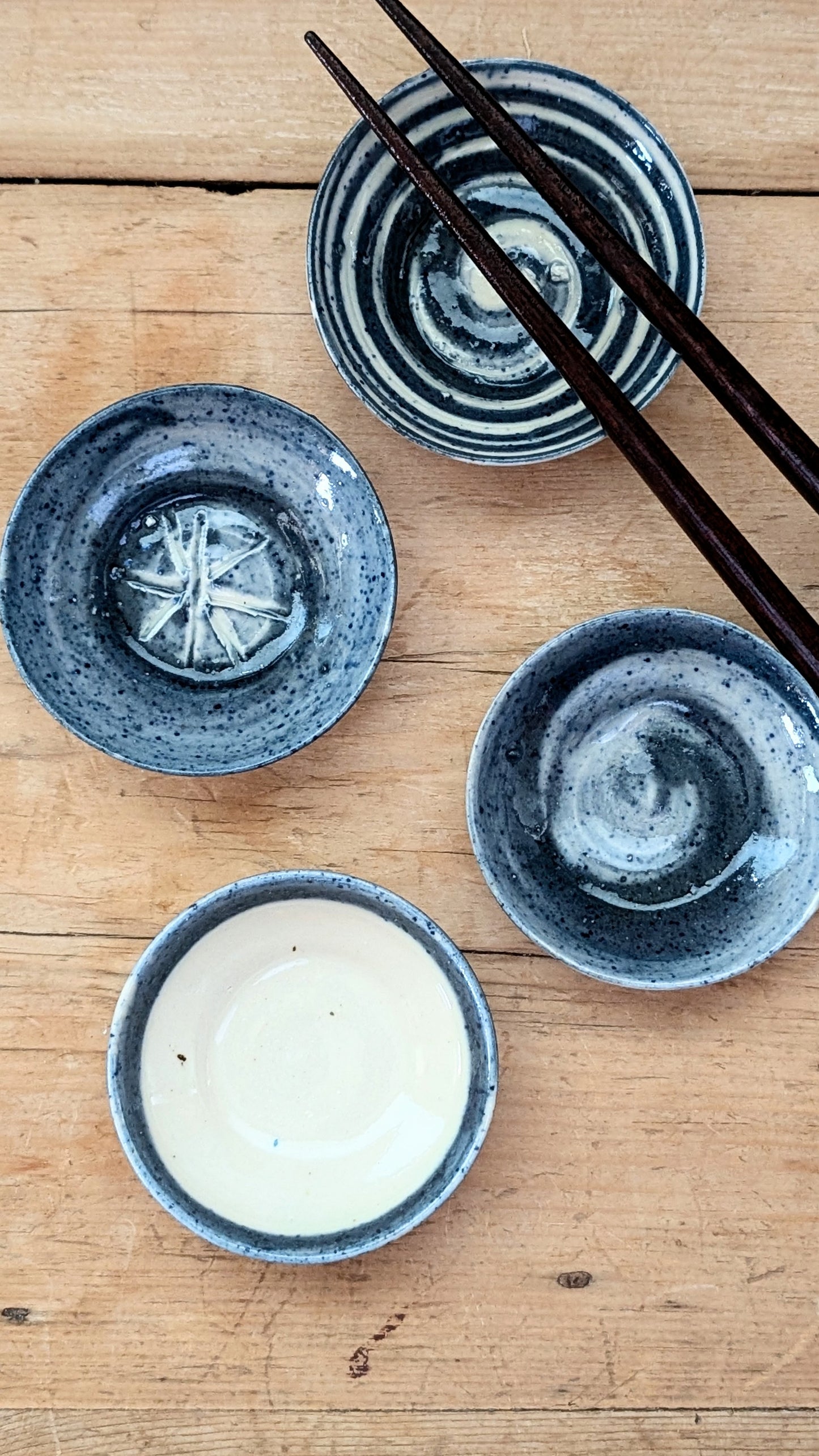 Ceramic dipping sauce bowls