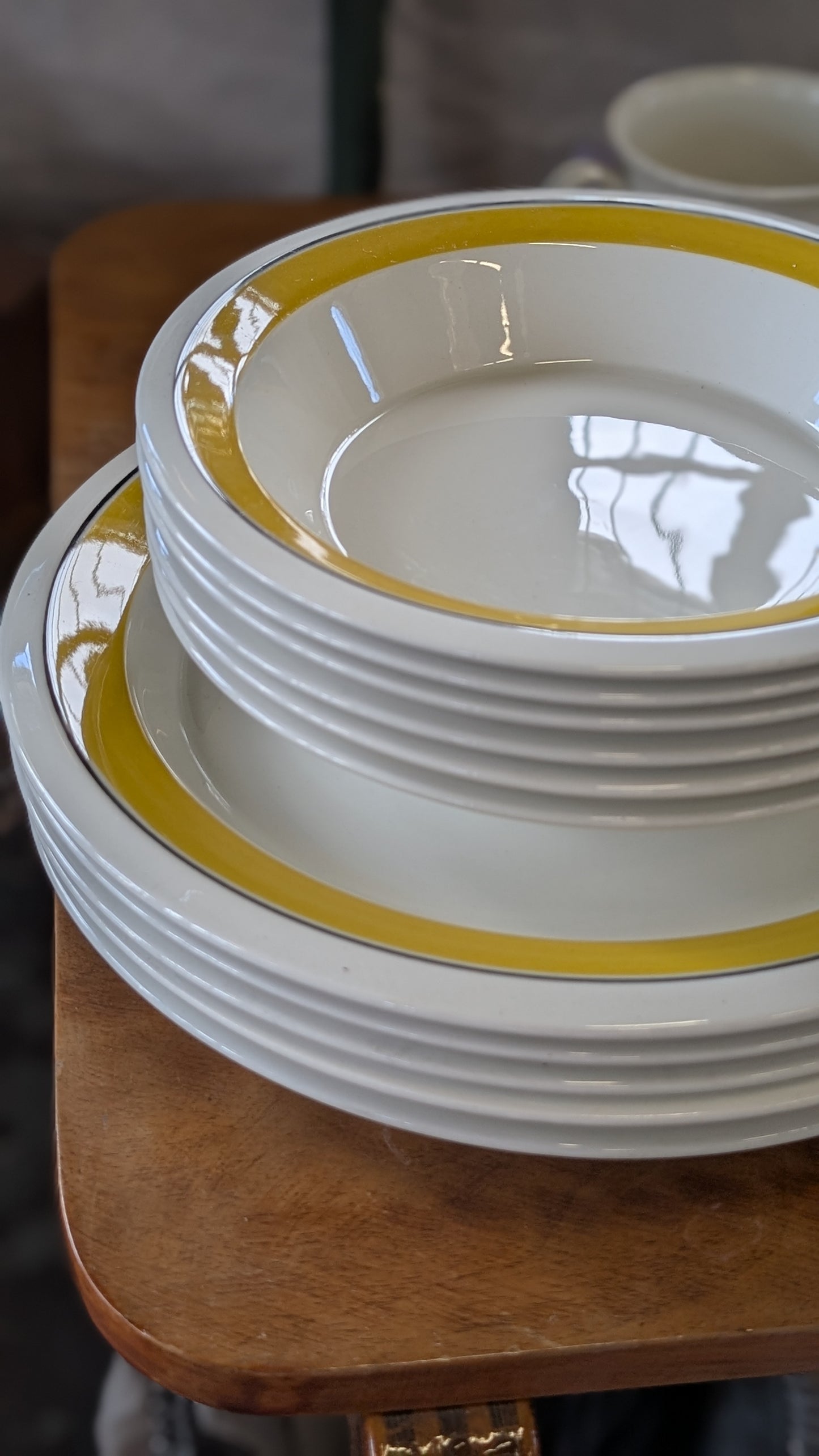 Arabica Faenza Mid Century Dinner Service