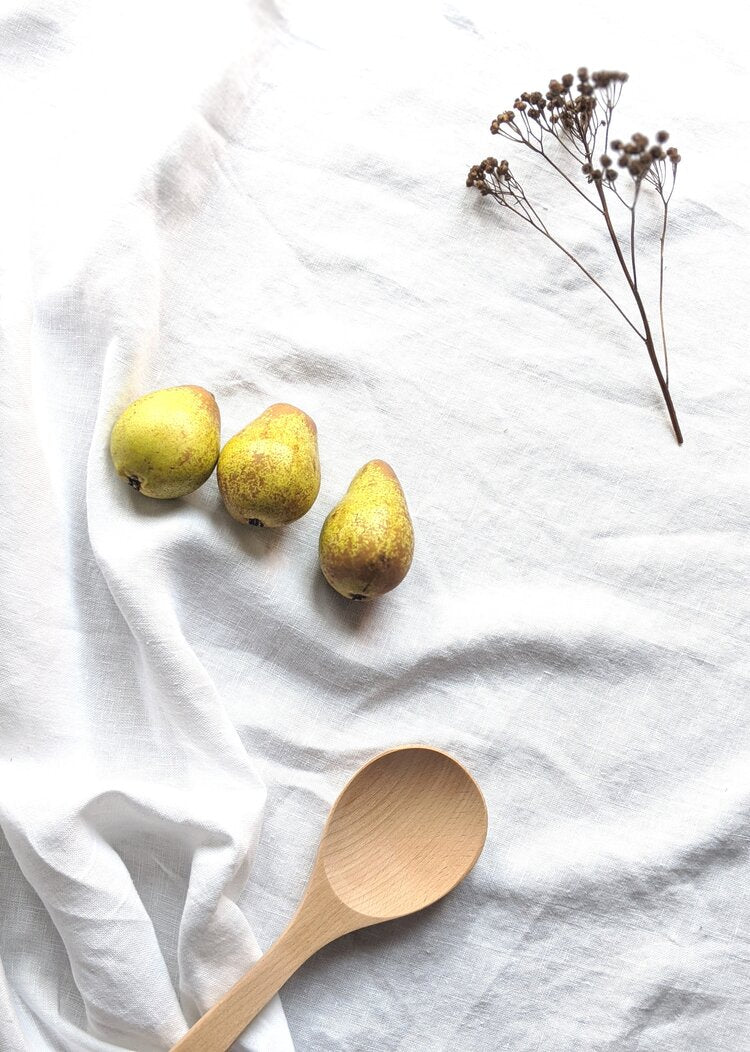 White linen table runner