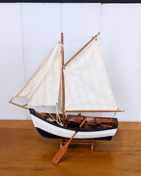 Model Sailboat "Hobart"