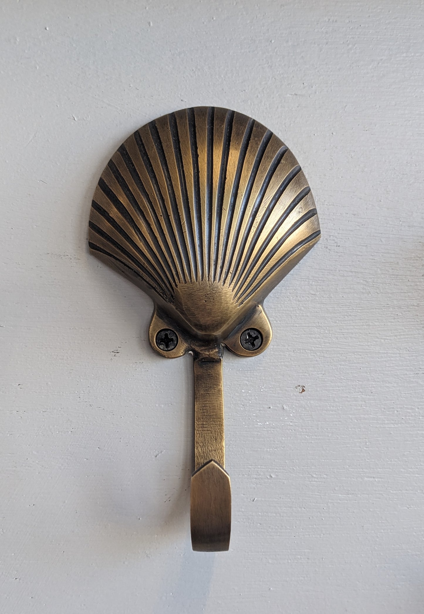 Scallop Shell Hook