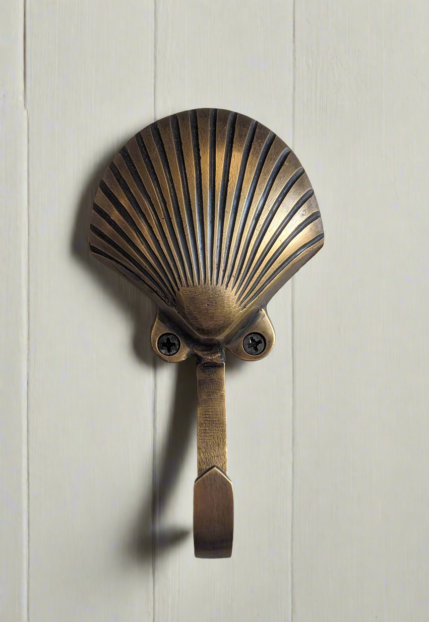 Scallop Shell Hook
