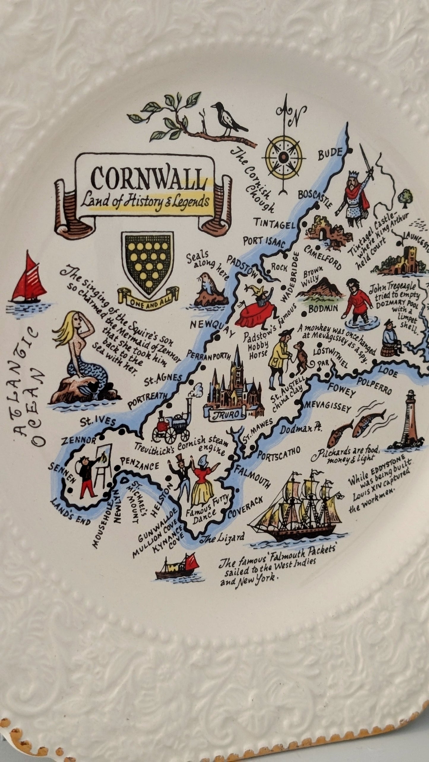 Vintage "Cornwall" decorative plate